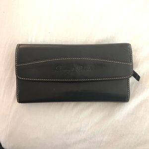 Dooney & Bourke wallet